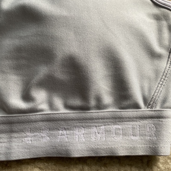 Under Armour black and white sports bra bundle - Picture 7 of 13